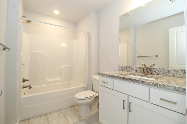 Building Photo - 96 N Hinsdale Ave