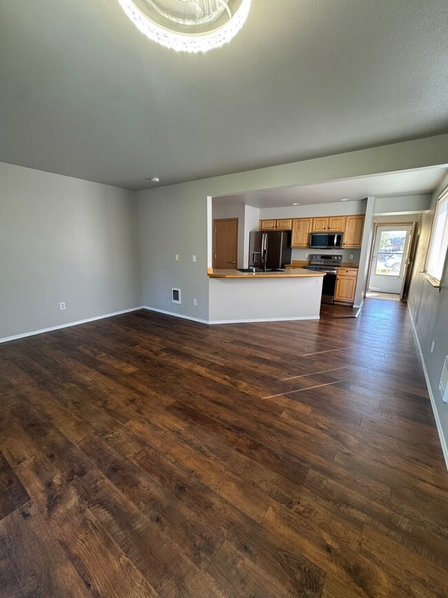 Building Photo - 207 Kansas St SW