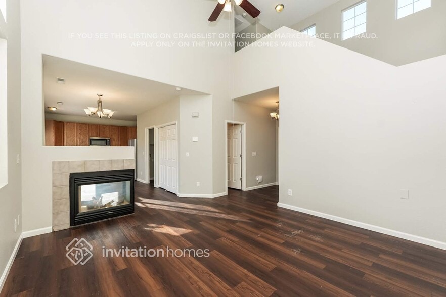 Building Photo - 882 Rancher Dr