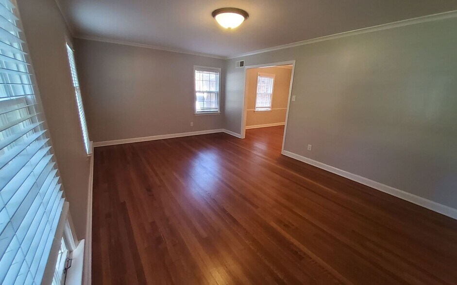 Building Photo - 1264 Yorkshire Dr