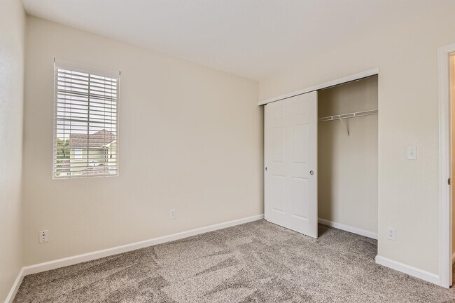 Building Photo - 1642 S Buckley Way