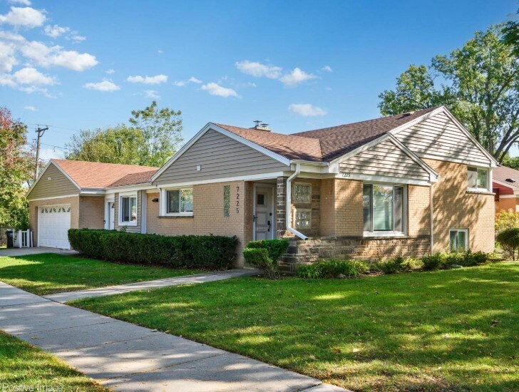 Primary Photo - 7225 E Prairie Rd