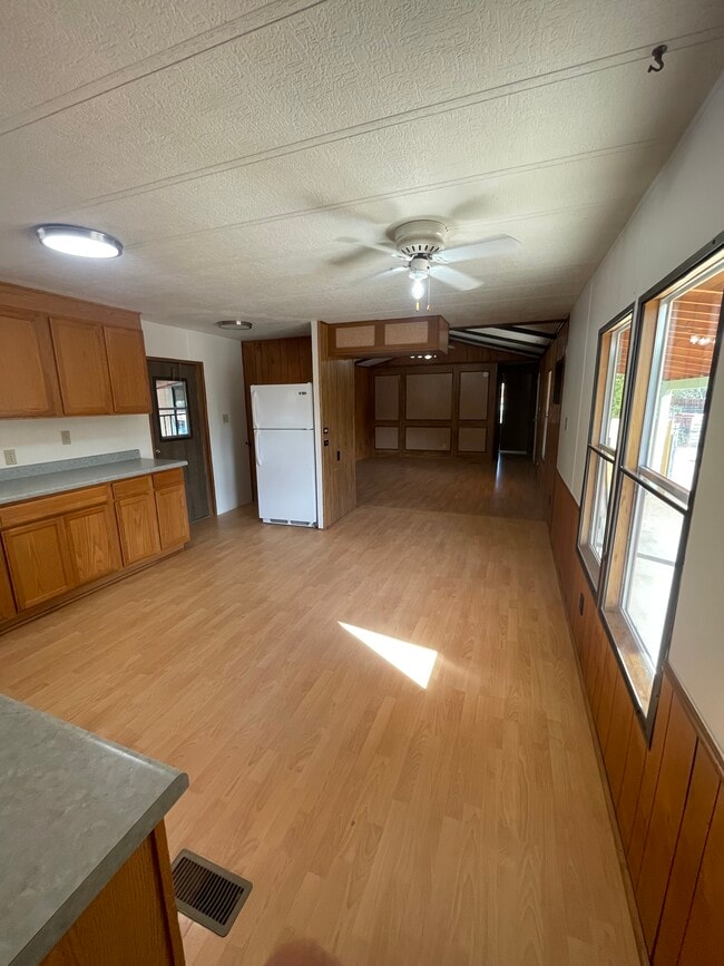 Building Photo - 488 Mountain Shadows Rd