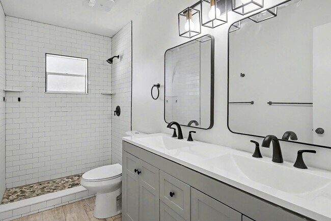 Building Photo - 235 Boulevard Des Pins