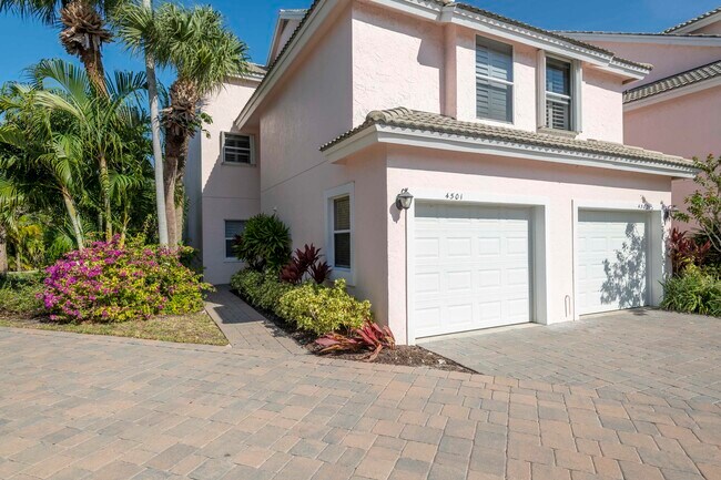 Building Photo - 4501 Fairway Dr N