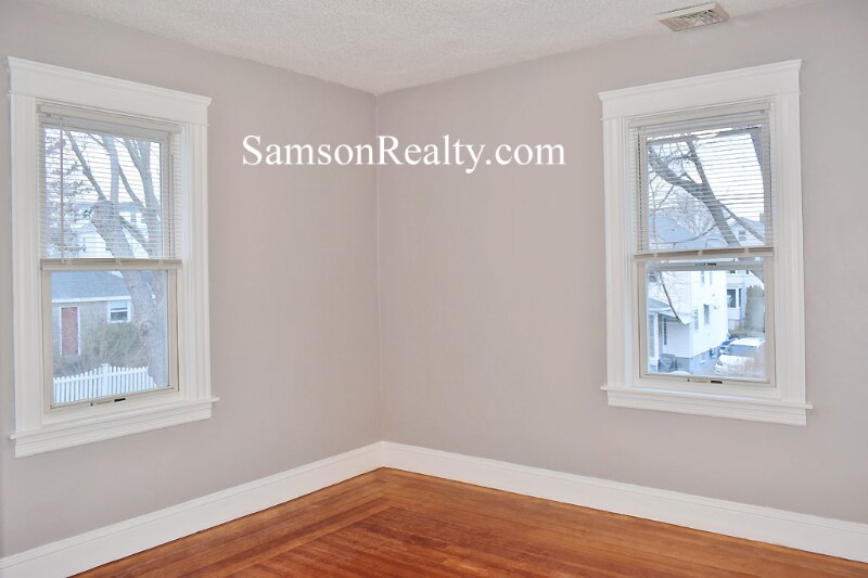 Building Photo - 136 Hillside Ave