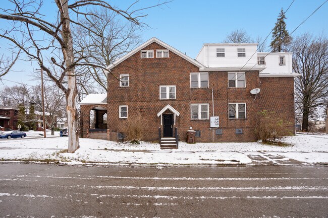 Building Photo - 2229 Cordova Ave