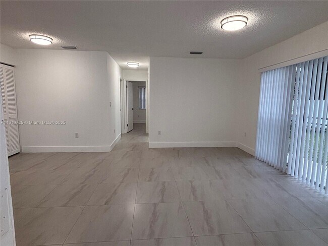 Building Photo - 3616 SW 17th St