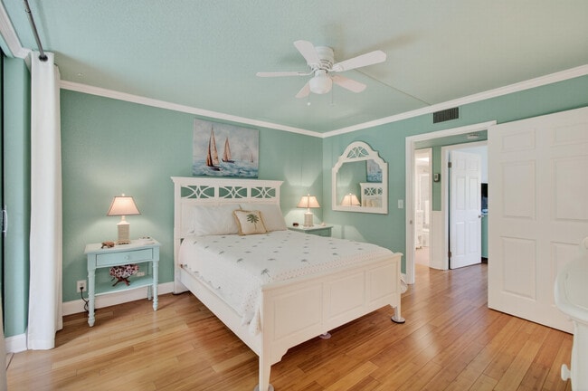 Building Photo - 5250 Las Verdes Cir