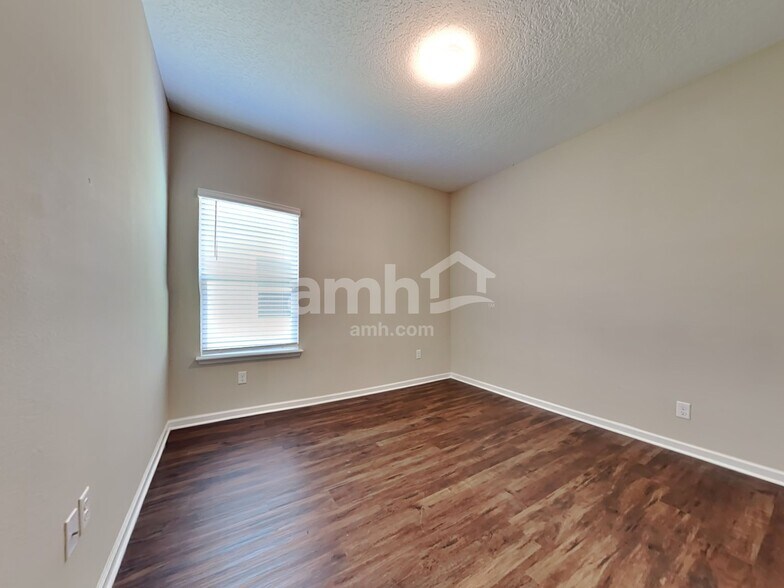 Building Photo - 161 Stone Arbor Ln