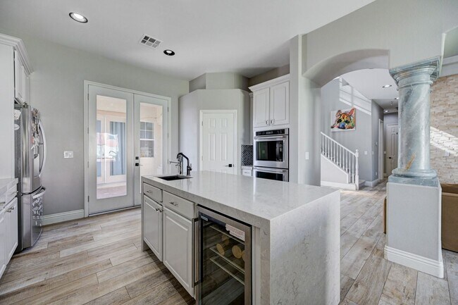 Building Photo - 9738 Bear Trap Ct