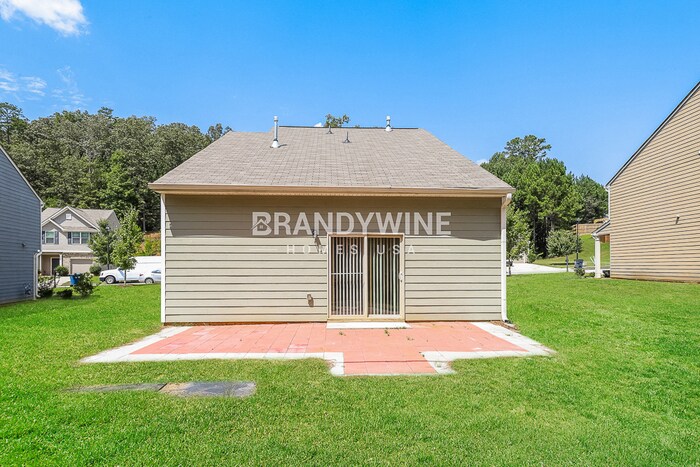 Building Photo - 3332 Lowland Dr