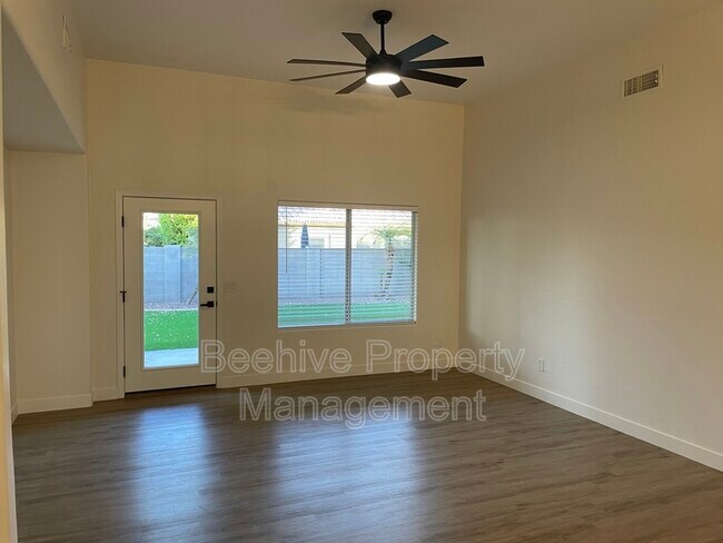 Building Photo - 3348 E Mayberry Ave