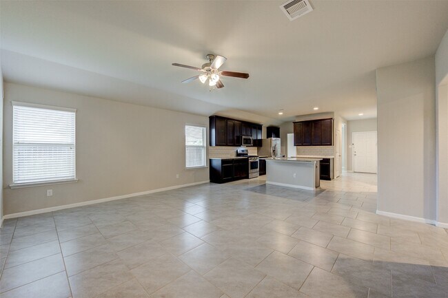 Building Photo - 8002 Carillon Way