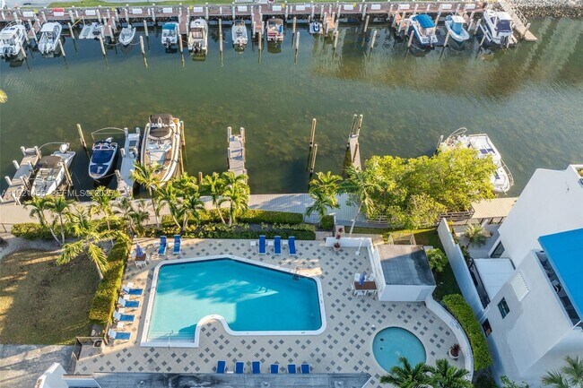 Building Photo - 429 Poinciana Island Dr