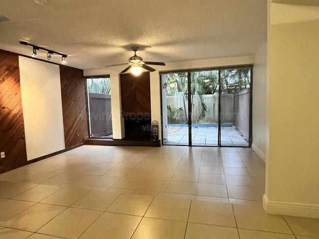 Building Photo - 2180 Brickell Ave