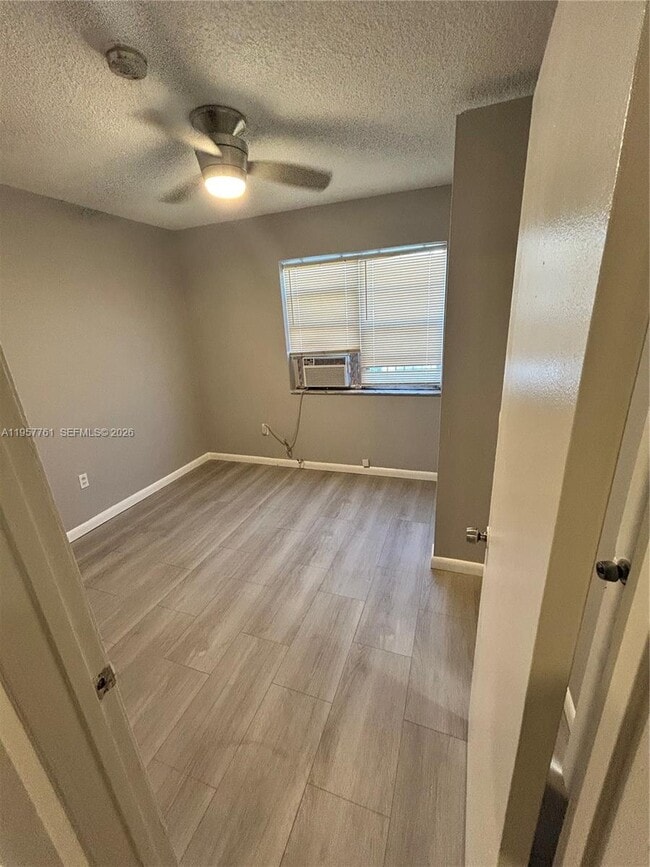 Building Photo - 1720 NW 1st Pl