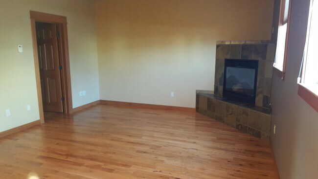 Primary Photo - GORGEOUS, Spacious 3 bedroom, 2.5 bath condo