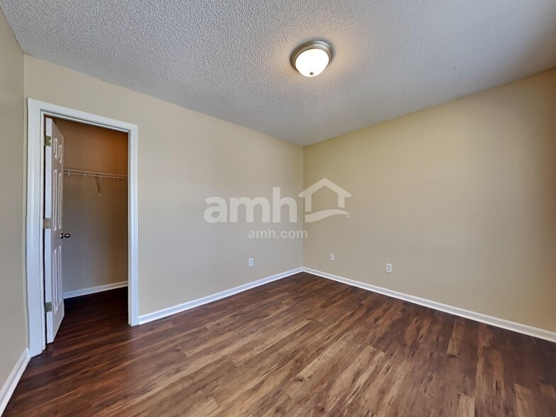 Building Photo - 3011 Mapleleaf Drive