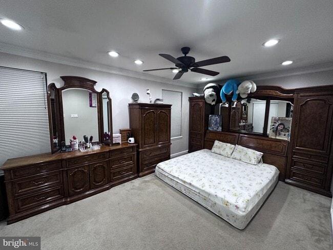 Building Photo - 9579 Tudor Oaks Dr