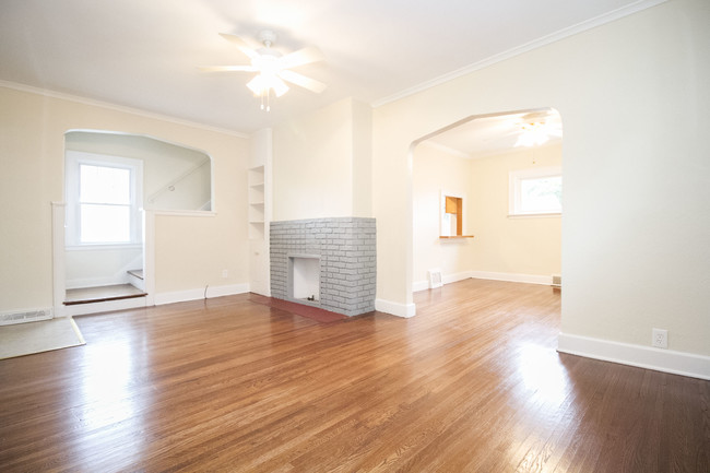 Building Photo - 942 Brinton Dr