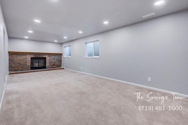 Building Photo - 6460 Bugle Dr