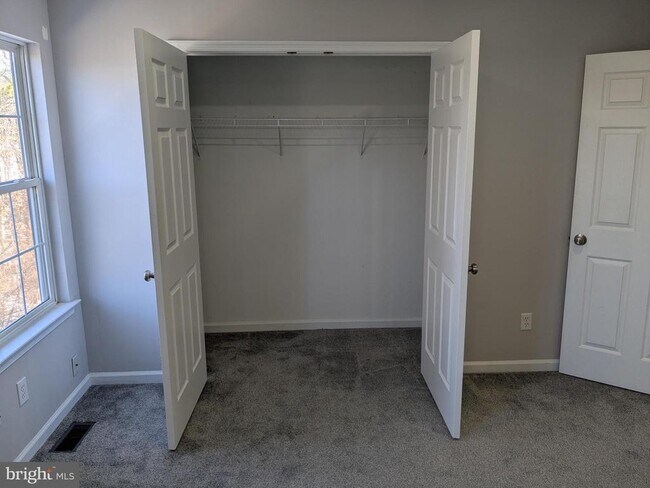 Building Photo - 25 Millstream Rd