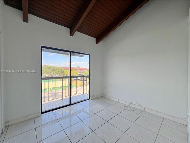 Building Photo - 1909 SW 107th Ave