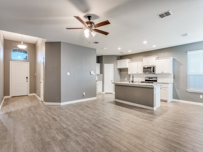 Building Photo - 181 Driftoak Dr