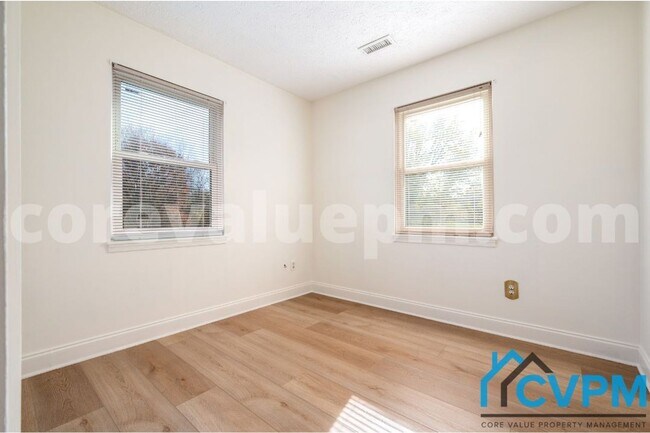 Building Photo - 1290 Holmespun Dr