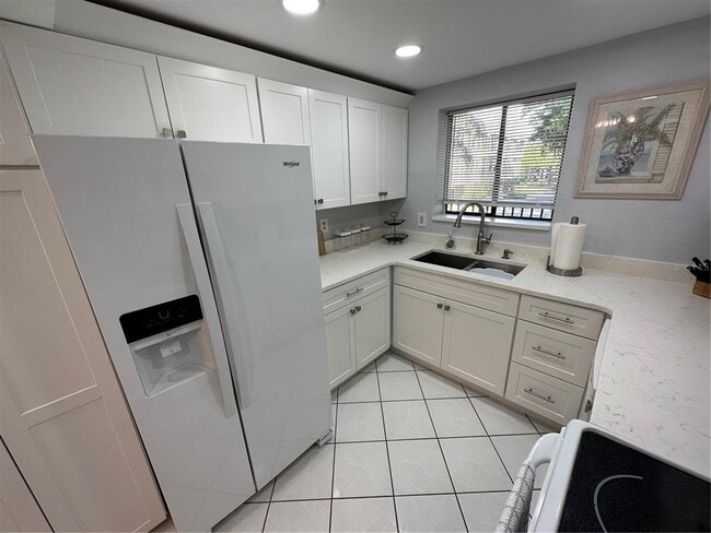 Building Photo - 2700 Bayshore Blvd