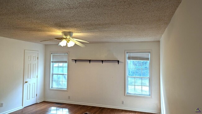 Building Photo - 1378 Cambridge Dr