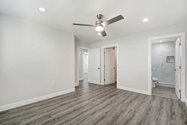 Building Photo - 6554 Kinlock Ave