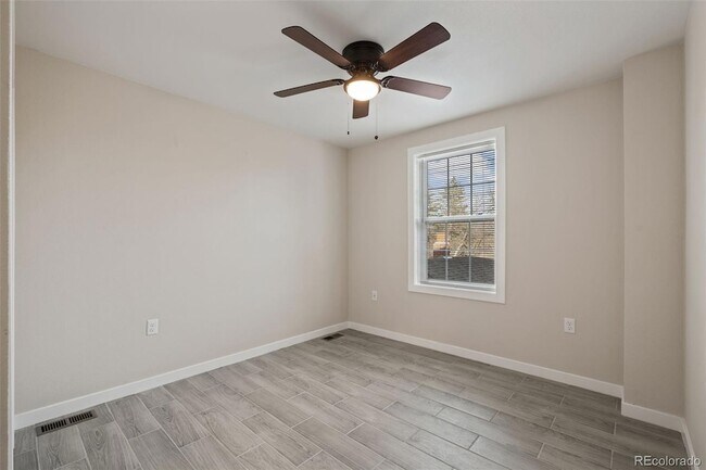 Building Photo - 444 N Spruce St