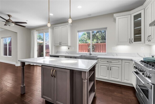 Building Photo - 4028 Landau Ct