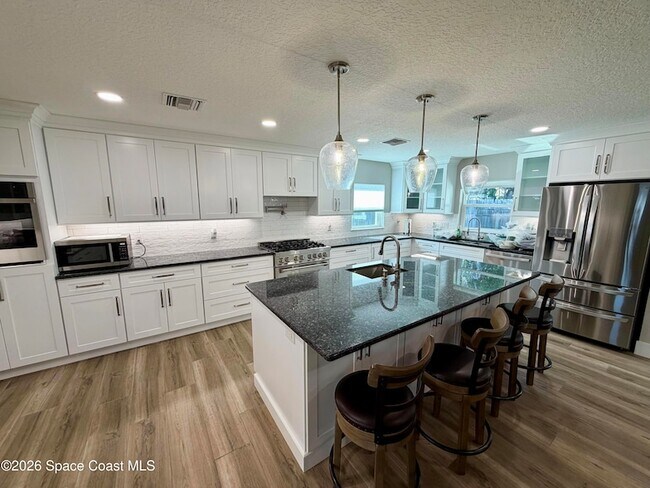 Building Photo - 140 Norwood Ave