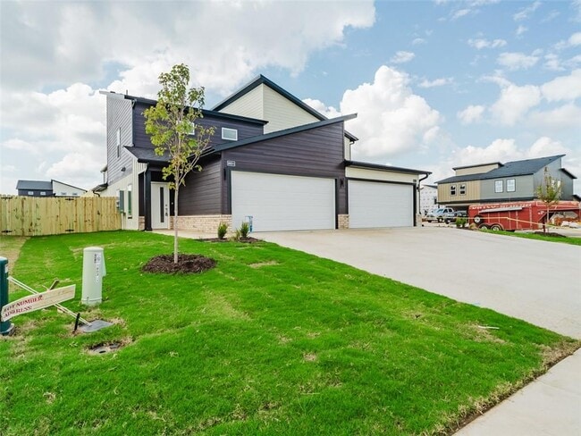 Building Photo - 1803 SW Casuarina Dr