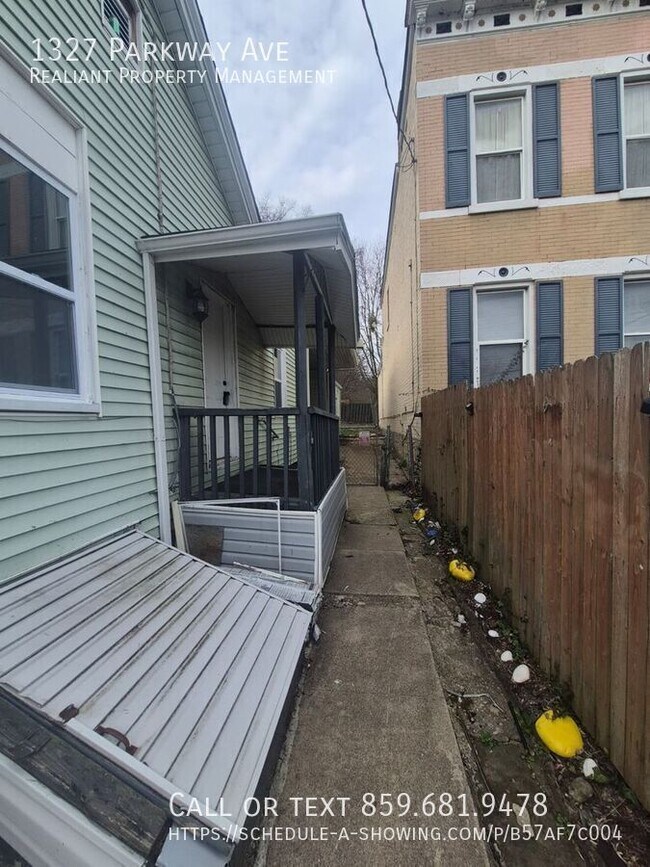 Building Photo - 1327 Parkway Ave