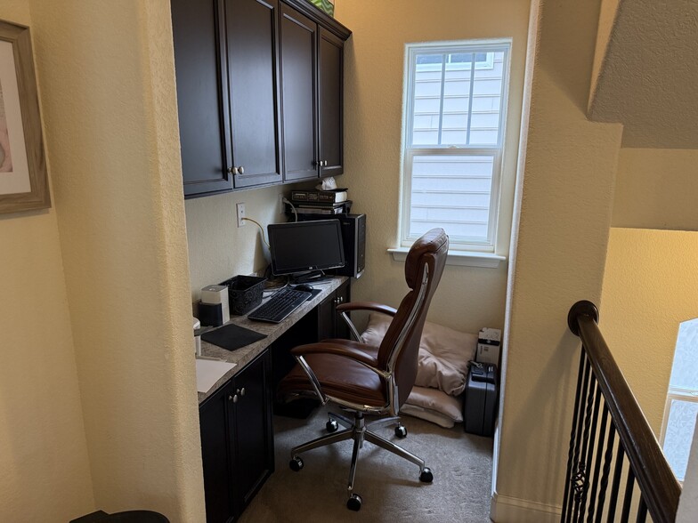 Building Photo - 5440 Carbon Ct