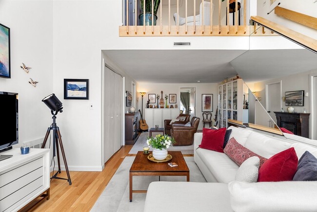 Building Photo - 126 Merrimac St