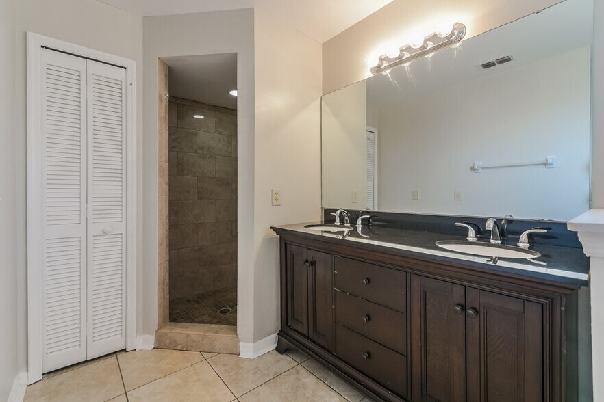 Building Photo - 11904 Atlin Dr