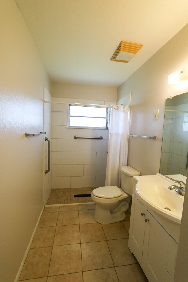 Building Photo - 1204 Harkness Way