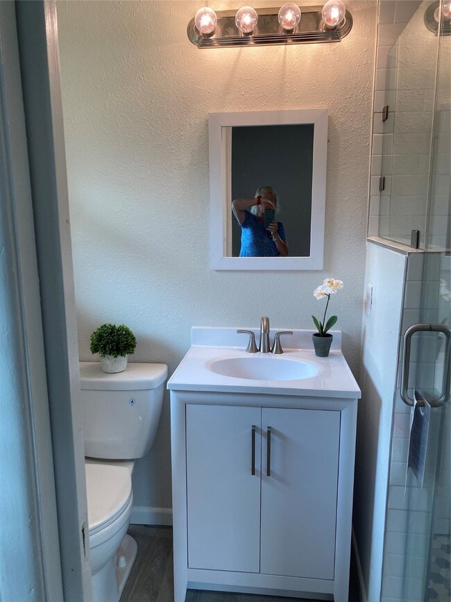 Building Photo - 4929 Libbey Dr