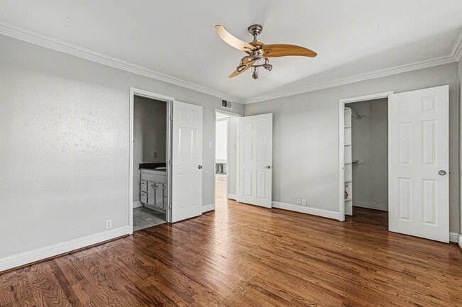 Building Photo - 5222 Fleetwood Oaks Ave