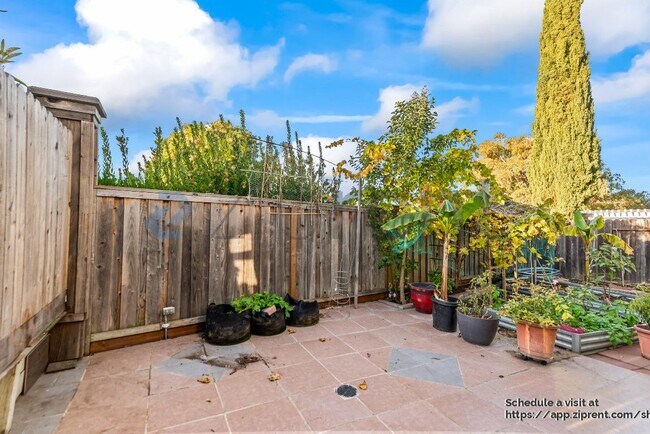 Building Photo - 281 Scotts Valley