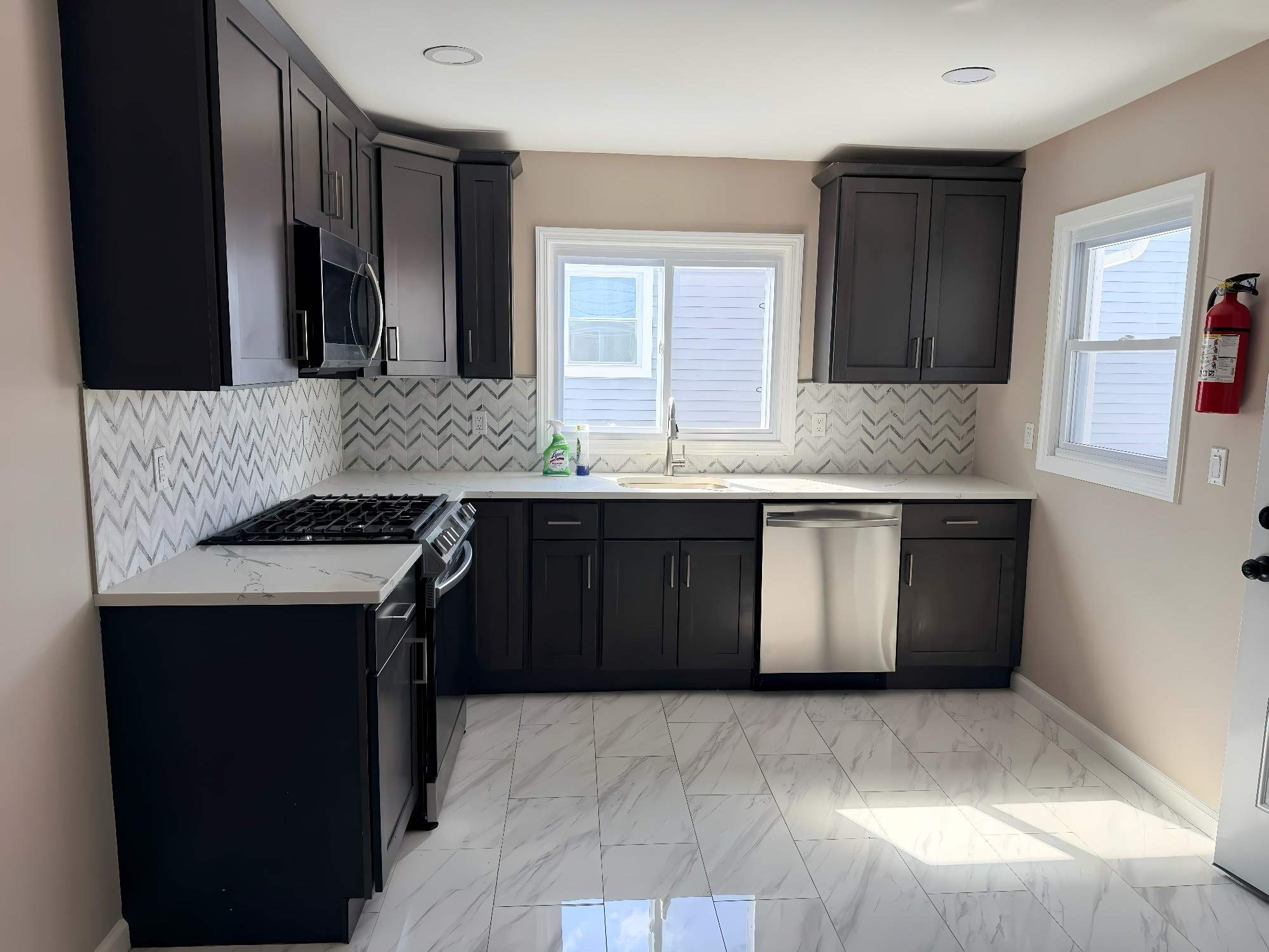 Building Photo - 35 Watson Ave