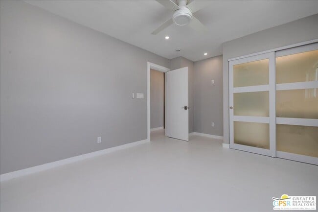 Building Photo - 505 E Molino Rd