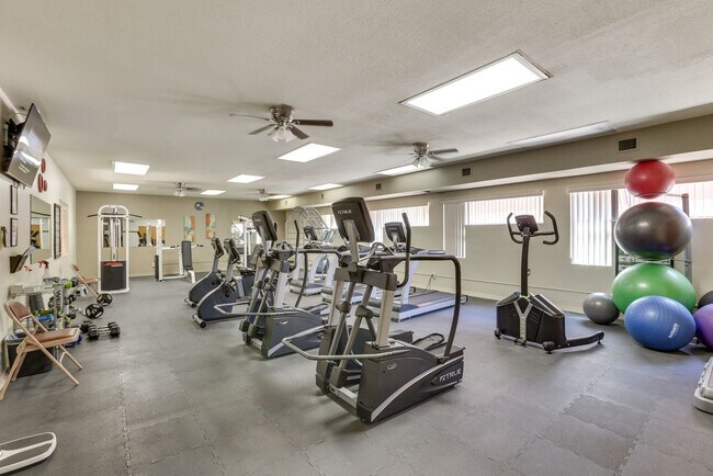 Building Photo - 12212 N Paradise Village Pkwy W