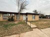 Building Photo - 1102 N Carrizo St