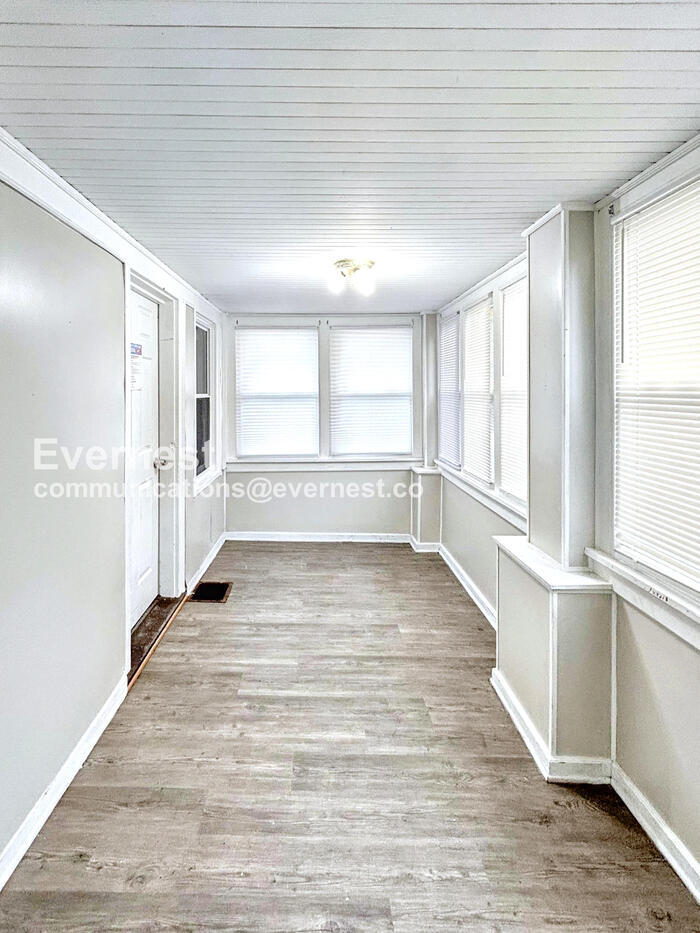 Building Photo - 12041 Belden Ave